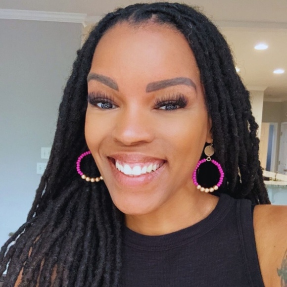 Fuchsia Wood Beaded Circle Earrings - Picture 3 of 3